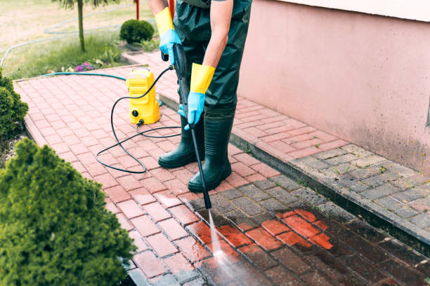 Best Gutter Cleaning  in Hillcrest, CA